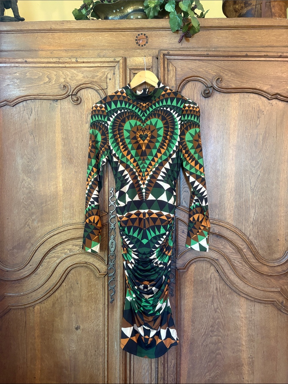 FARM Rio Heart Deco Jersey Midi Dress - Picture 6 of 15
